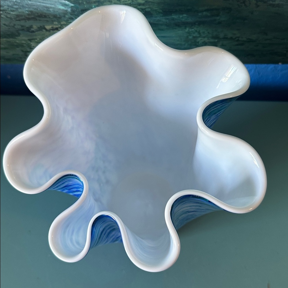 Handblown Alicja Blue and White Art Glass Vase - Polish Glass - Picture 2 of 9